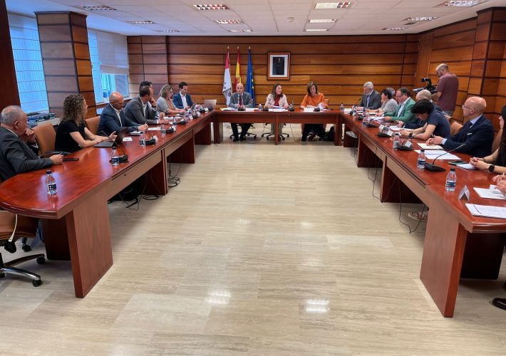 Castilla y León extenderá los beneficios de la digitalización a todos los municipios